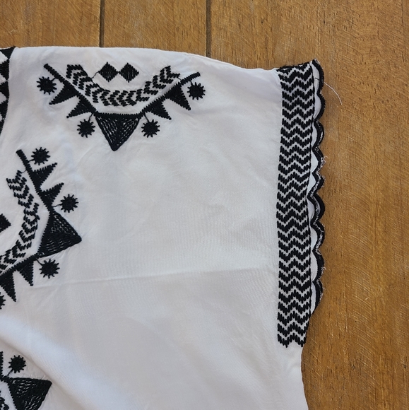 Embroidered tunic top - Picture 3 of 6